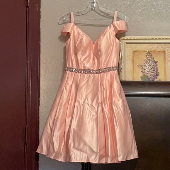 Un vestido corto - Picture 1 of 1